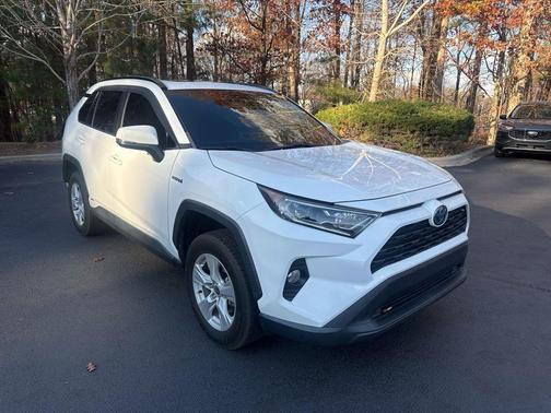 2021 Toyota RAV4 Hybrid XLE