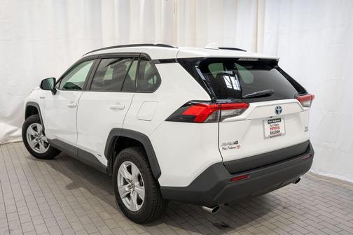 2021 Toyota RAV4 Hybrid XLE