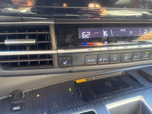 2022 Toyota Sienna Woodland Edition