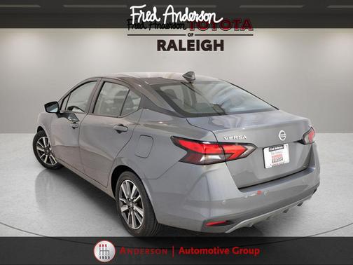 2022 Nissan Versa 1.6 SV
