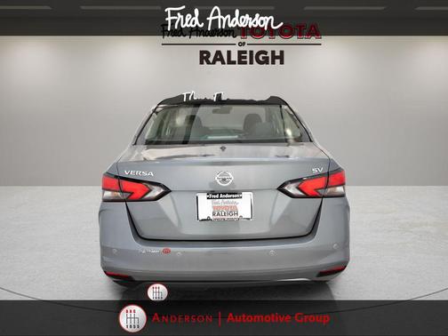2022 Nissan Versa 1.6 SV
