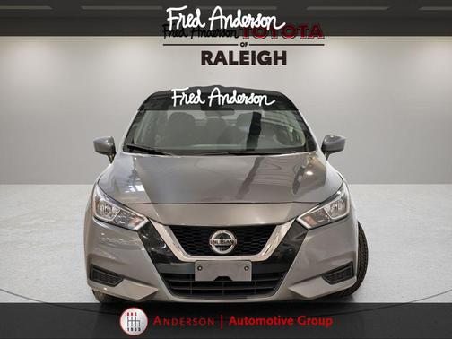 2022 Nissan Versa 1.6 SV
