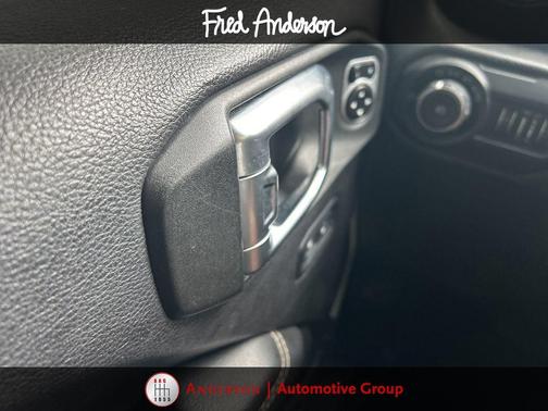 Bright White Clearcoat 2019 Jeep Wrangler Unlimited Moab 4x4