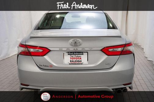 Celestial Silver Metallic 2018 Toyota Camry SE