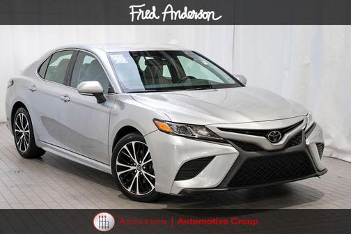 Celestial Silver Metallic 2018 Toyota Camry SE