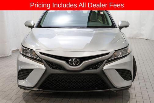 Celestial Silver Metallic 2018 Toyota Camry SE
