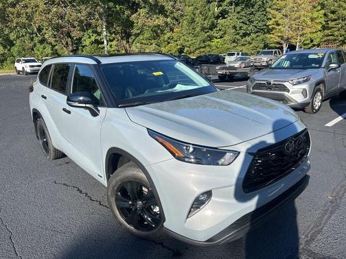2025 Toyota Highlander Hybrid XLE