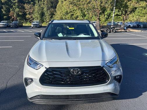 2025 Toyota Highlander Hybrid XLE