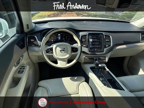 Crystal White Metallic 2022 Volvo XC90 T6 Inscription