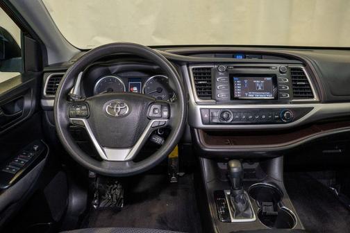 2018 Toyota Highlander LE
