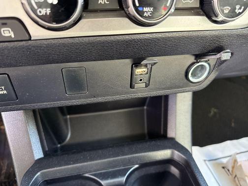 2016 Toyota Tacoma SR5