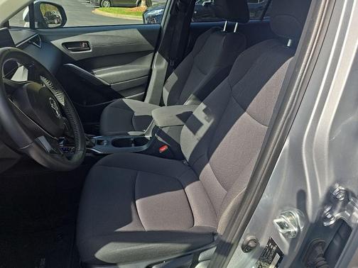 Sonic Silver 2024 Toyota Corolla Cross LE