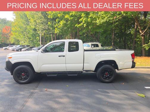 White 2022 Toyota Tacoma SR