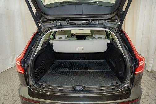 2019 Volvo V60 T5 Momentum