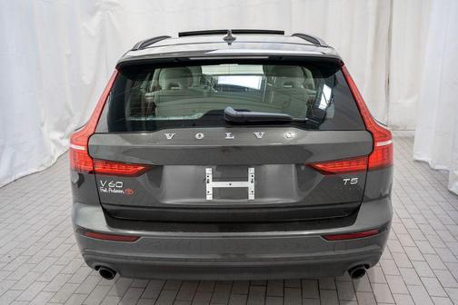 2019 Volvo V60 T5 Momentum