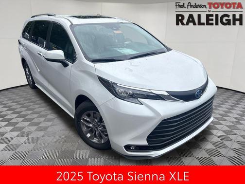 2025 Toyota Sienna XLE