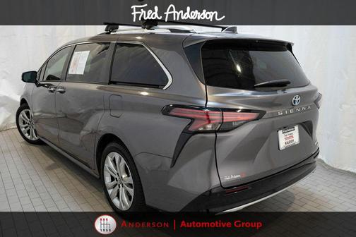 Predawn Gray Mica 2023 Toyota Sienna Platinum 7 Passenger