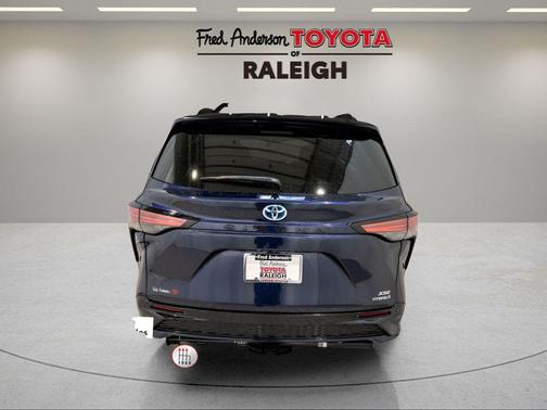 2024 Toyota Sienna XSE 7 Passenger
