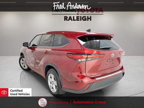 2022 Toyota Highlander LE