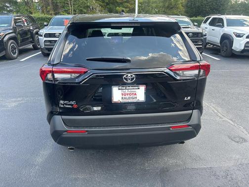 2025 Toyota RAV4 LE