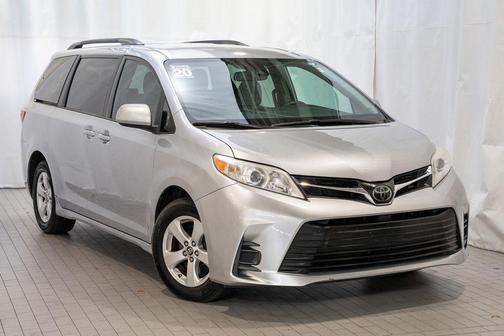 2020 Toyota Sienna LE