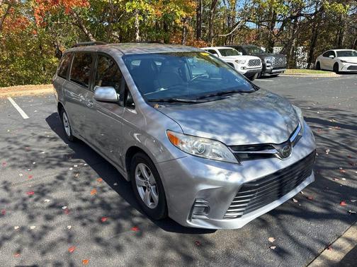 2020 Toyota Sienna LE