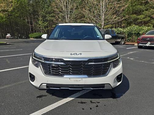 Snow White Pearl 2025 Kia Seltos S