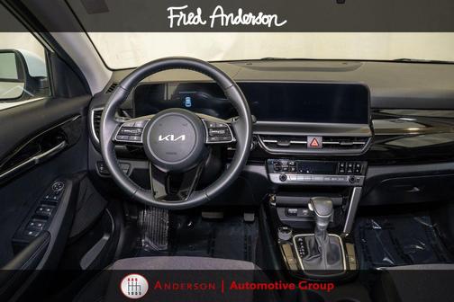 Snow White Pearl 2025 Kia Seltos S