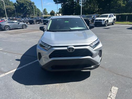 2025 Toyota RAV4 LE