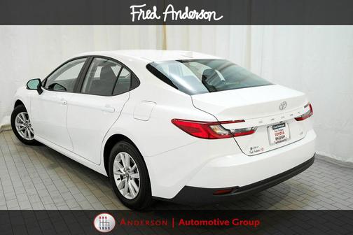 Ice Cap 2025 Toyota Camry LE