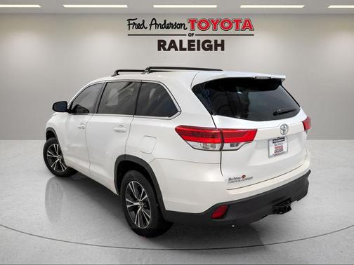 2018 Toyota Highlander LE