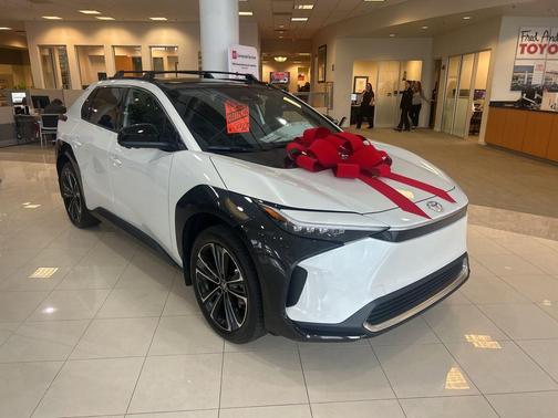 2025 Toyota bZ4X Limited