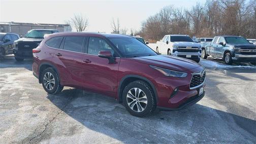2022 Toyota Highlander Hybrid XLE