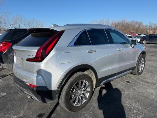 2022 Cadillac XT4 Premium Luxury