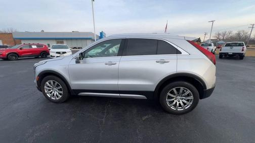 2022 Cadillac XT4 Premium Luxury