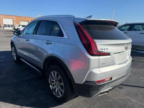 2022 Cadillac XT4 Premium Luxury