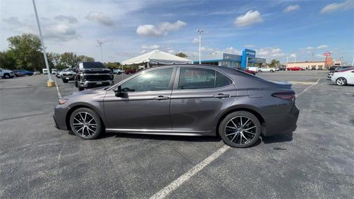 2023 Toyota Camry SE