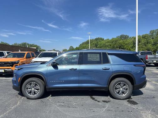 2025 Chevrolet Traverse LT