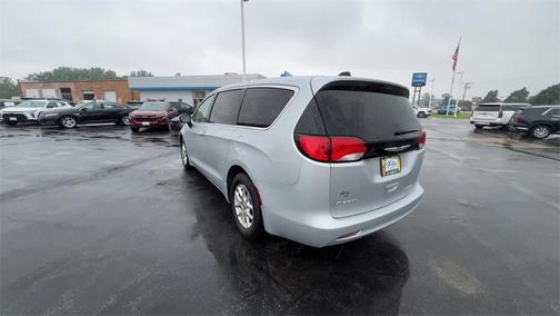 2023 Chrysler Voyager LX