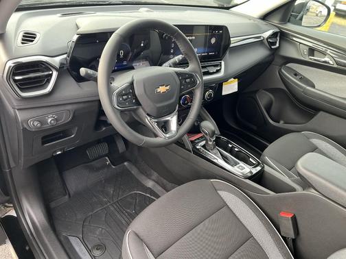 Mosaic Black Metallic 2026 Chevrolet Trailblazer LT