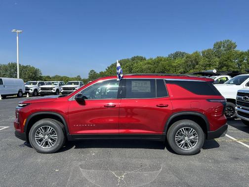 2025 Chevrolet Traverse LT