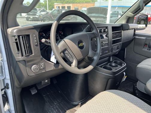 2025 Chevrolet Express 3500 Work Van