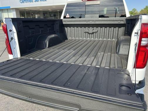 Summit White 2026 Chevrolet Silverado 1500 RST