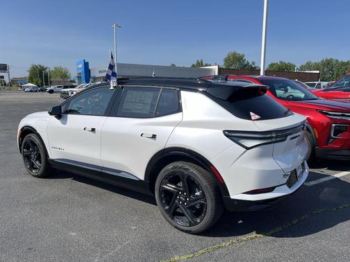 2025 Chevrolet Equinox EV RS