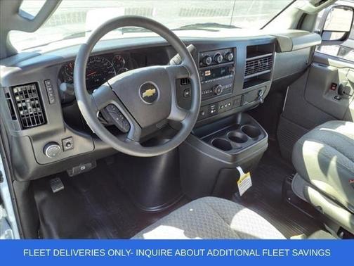 Summit White 2025 Chevrolet Express 3500 Work Van