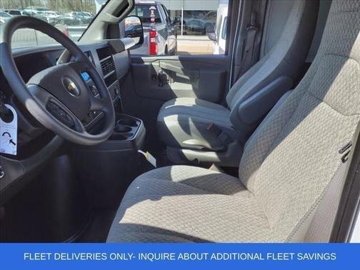 Summit White 2025 Chevrolet Express 3500 Work Van