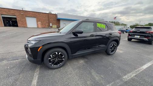 Mosaic Black Metallic 2022 Chevrolet Trailblazer LT