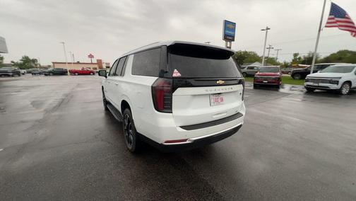 Summit White 2025 Chevrolet Suburban LT