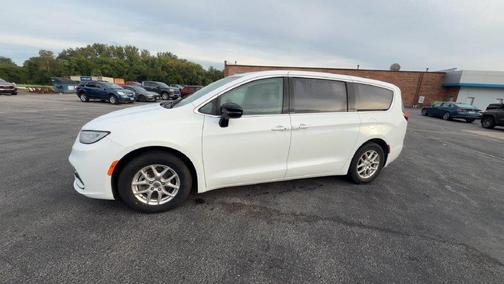 Bright White Clearcoat 2024 Chrysler Pacifica Touring-L