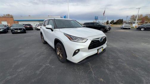 2023 Toyota Highlander Hybrid Bronze Edition